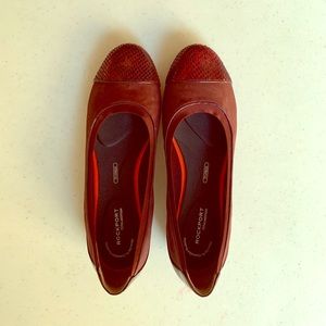 Pretty Rockport, slip on.